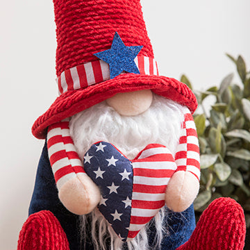 16" Heart Holding Patriotic Gnome