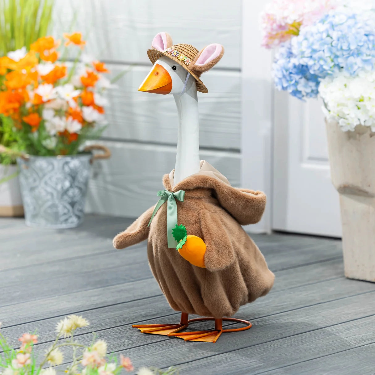 Giddy the Goose Outfit, Everyday Bunny